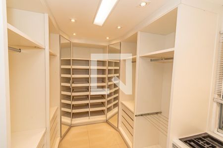 Casa à venda com 235m², 2 quartos e 2 vagasCloset da suíte 