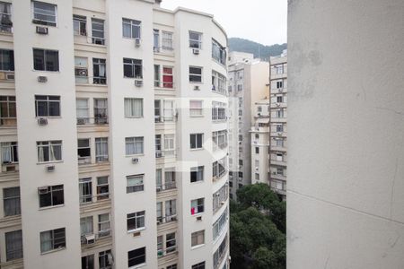 Vista da sala de apartamento à venda com 2 quartos, 37m² em Copacabana, Rio de Janeiro