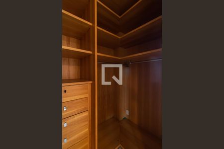 Apartamento para alugar com 147m², 2 quartos e 2 vagasCloset