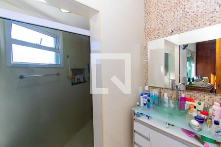 Casa para alugar com 315m², 3 quartos e 6 vagas Casa para alugar com 315m², 3 quartos e 6 vagasBanheiro da Suíte 1