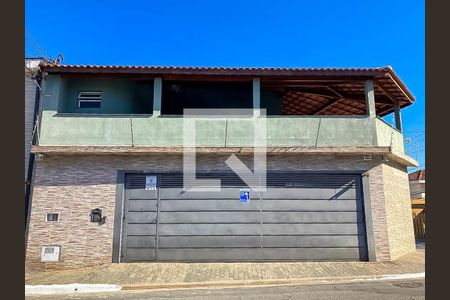 Casa para alugar com 315m², 3 quartos e 6 vagas Casa para alugar com 315m², 3 quartos e 6 vagasFachada