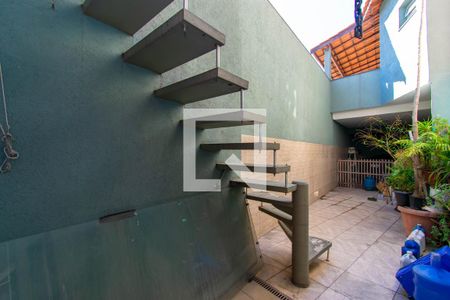 Casa para alugar com 315m², 3 quartos e 6 vagas Casa para alugar com 315m², 3 quartos e 6 vagasQuintal