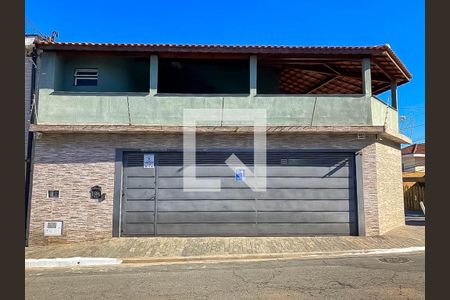 Casa para alugar com 315m², 3 quartos e 6 vagas Casa para alugar com 315m², 3 quartos e 6 vagasFachada