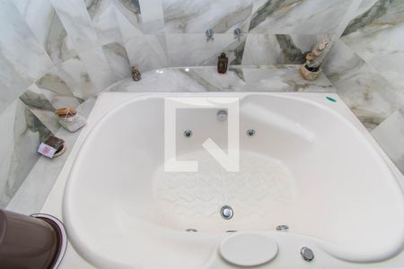 Casa para alugar com 315m², 3 quartos e 6 vagas Casa para alugar com 315m², 3 quartos e 6 vagasBanheiro da Suíte 3