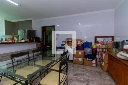 Casa para alugar com 315m², 3 quartos e 6 vagas Casa para alugar com 315m², 3 quartos e 6 vagasCopa