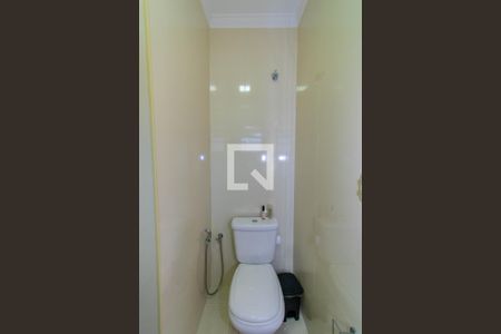 Casa para alugar com 315m², 3 quartos e 6 vagas Casa para alugar com 315m², 3 quartos e 6 vagasBanheiro da Suíte 1