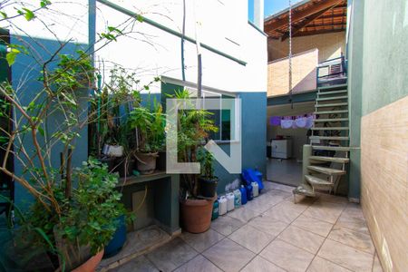 Casa para alugar com 315m², 3 quartos e 6 vagas Casa para alugar com 315m², 3 quartos e 6 vagasQuintal