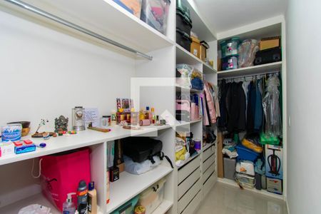 Casa para alugar com 315m², 3 quartos e 6 vagas Casa para alugar com 315m², 3 quartos e 6 vagasCloset da Suíte 3