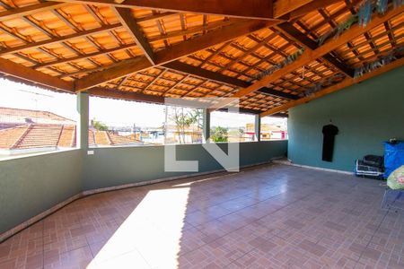 Casa para alugar com 315m², 3 quartos e 6 vagas Casa para alugar com 315m², 3 quartos e 6 vagasVaranda da Suíte 3