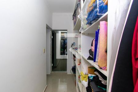 Casa para alugar com 315m², 3 quartos e 6 vagas Casa para alugar com 315m², 3 quartos e 6 vagasCloset da Suíte 3