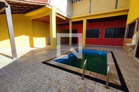 Casa à venda com 450m², 2 quartos e 3 vagasÁrea comum - Piscina