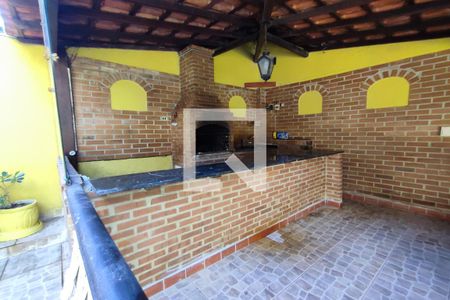 Casa à venda com 450m², 2 quartos e 3 vagasChurrasqueira