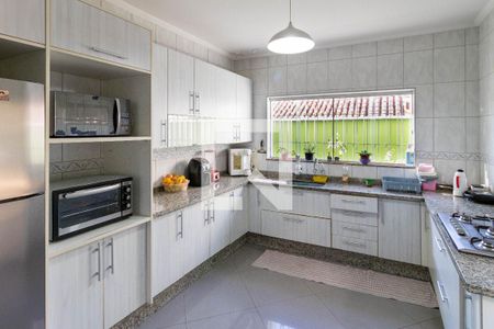 Casa à venda com 140m², 3 quartos e 4 vagas Casa à venda com 140m², 3 quartos e 4 vagasCozinha