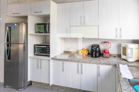 Casa à venda com 140m², 3 quartos e 4 vagas Casa à venda com 140m², 3 quartos e 4 vagasCozinha