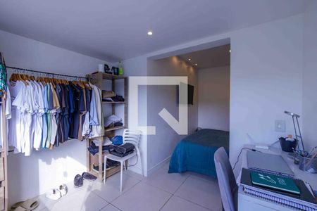 Apartamento à venda com 205m², 3 quartos e 3 vagas Apartamento à venda com 205m², 3 quartos e 3 vagasCobertura Quarto