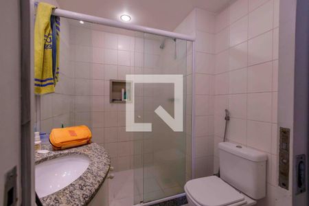 Apartamento à venda com 205m², 3 quartos e 3 vagas Apartamento à venda com 205m², 3 quartos e 3 vagasCobertura Banheiro