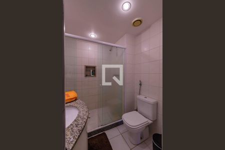 Apartamento à venda com 205m², 3 quartos e 3 vagas Apartamento à venda com 205m², 3 quartos e 3 vagasCobertura Banheiro