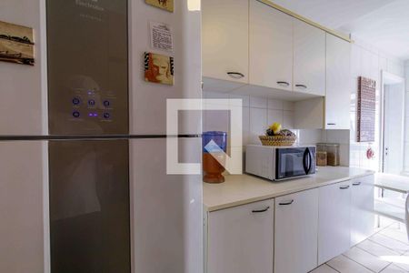 Apartamento à venda com 205m², 3 quartos e 3 vagas Apartamento à venda com 205m², 3 quartos e 3 vagasCozinha