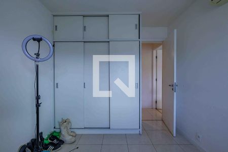 Apartamento à venda com 205m², 3 quartos e 3 vagas Apartamento à venda com 205m², 3 quartos e 3 vagasQuarto 2