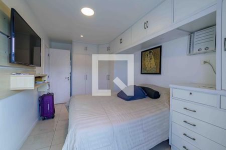 Apartamento à venda com 205m², 3 quartos e 3 vagas Apartamento à venda com 205m², 3 quartos e 3 vagasSuíte