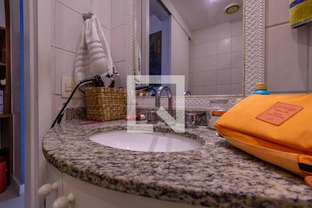 Apartamento à venda com 205m², 3 quartos e 3 vagas Apartamento à venda com 205m², 3 quartos e 3 vagasCobertura Banheiro