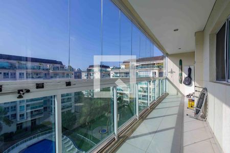 Apartamento à venda com 205m², 3 quartos e 3 vagas Apartamento à venda com 205m², 3 quartos e 3 vagasVaranda Quartos