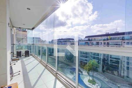 Apartamento à venda com 205m², 3 quartos e 3 vagas Apartamento à venda com 205m², 3 quartos e 3 vagasVaranda Quartos