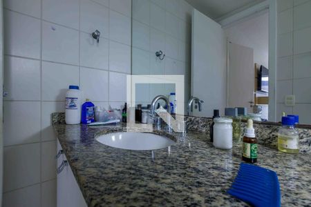 Apartamento à venda com 205m², 3 quartos e 3 vagas Apartamento à venda com 205m², 3 quartos e 3 vagasBanheiro Suíte