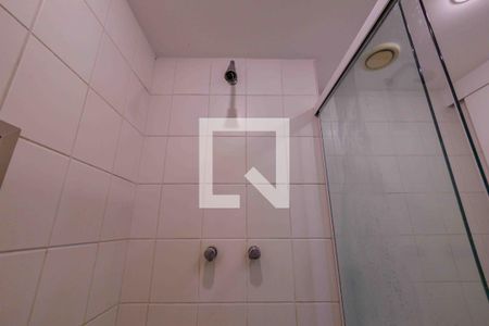 Apartamento à venda com 205m², 3 quartos e 3 vagas Apartamento à venda com 205m², 3 quartos e 3 vagasCobertura Banheiro