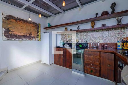 Apartamento à venda com 205m², 3 quartos e 3 vagas Apartamento à venda com 205m², 3 quartos e 3 vagasCobertura Cozinha