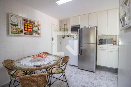 Apartamento à venda com 140m², 3 quartos e 2 vagasCozinha