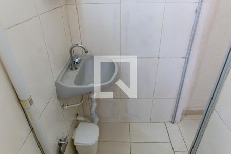 Banheiro de kitnet/studio para alugar com 1 quarto, 17m² em Parque das Nações, Santo André