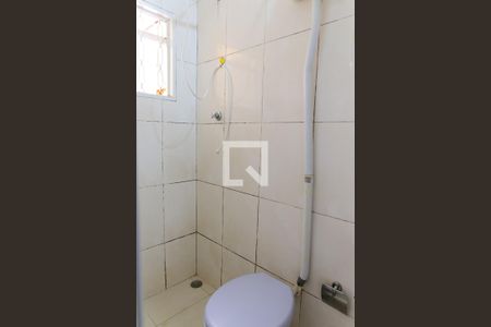 Banheiro de kitnet/studio para alugar com 1 quarto, 17m² em Parque das Nações, Santo André