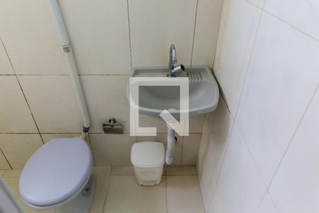 Banheiro de kitnet/studio para alugar com 1 quarto, 17m² em Parque das Nações, Santo André
