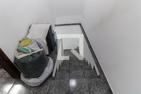 Casa à venda com 170m², 3 quartos e 2 vagasEscada