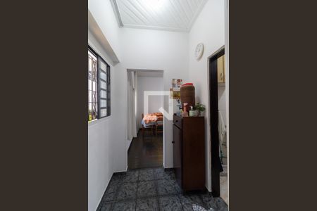 Casa à venda com 170m², 3 quartos e 2 vagasCorredor