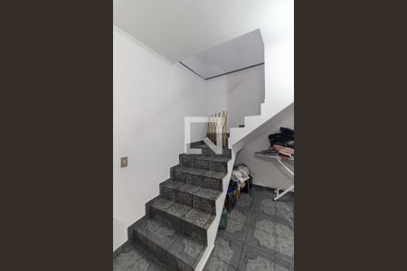 Casa à venda com 170m², 3 quartos e 2 vagasEscada