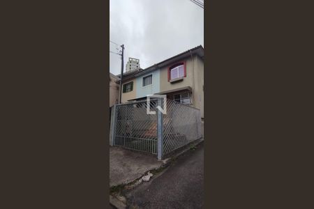 Casa à venda com 90m², 2 quartos e 2 vagasFachada