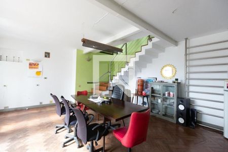 Casa à venda com 4 quartos, 375m² em Pacaembu, São Paulo