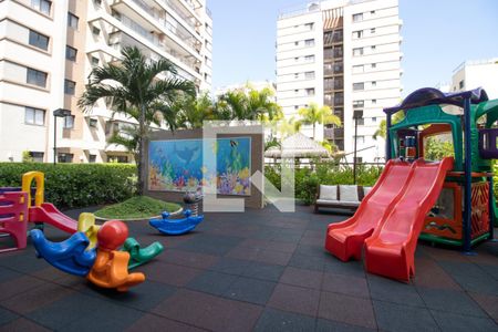 Apartamento à venda com 164m², 4 quartos e 2 vagasÁrea comum - Playground