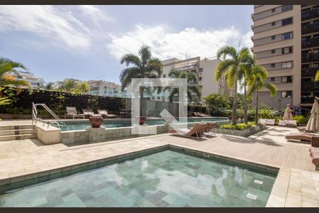 Apartamento à venda com 164m², 4 quartos e 2 vagasÁrea comum - Piscina