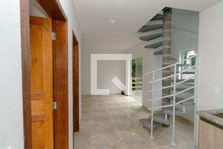 Sala de casa de condomínio para alugar com 2 quartos, 90m² em Rio Tavares, Florianópolis