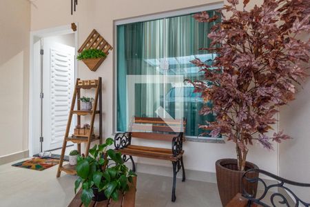 Casa à venda com 104m², 3 quartos e 2 vagasFachada