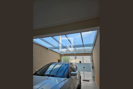 Casa à venda com 104m², 3 quartos e 2 vagasFachada