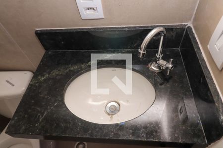 Casa de condomínio à venda com 119m², 3 quartos e 2 vagasBanheiro 2