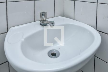 Banheiro de kitnet/studio para alugar com 1 quarto, 18m² em Bela Vista, São Paulo