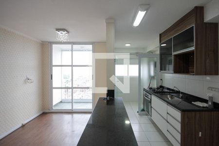 Sala e Cozinha de apartamento para alugar com 2 quartos, 52m² em Vila Antonieta, São Paulo
