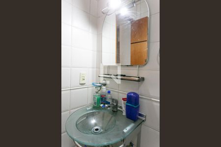 Casa de condomínio à venda com 134m², 3 quartos e 2 vagasBanheiro Social