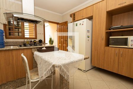 Casa para alugar com 300m², 3 quartos e 2 vagasCozinha