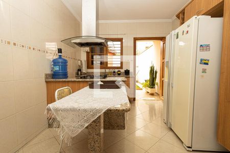 Casa para alugar com 300m², 3 quartos e 2 vagasCozinha
